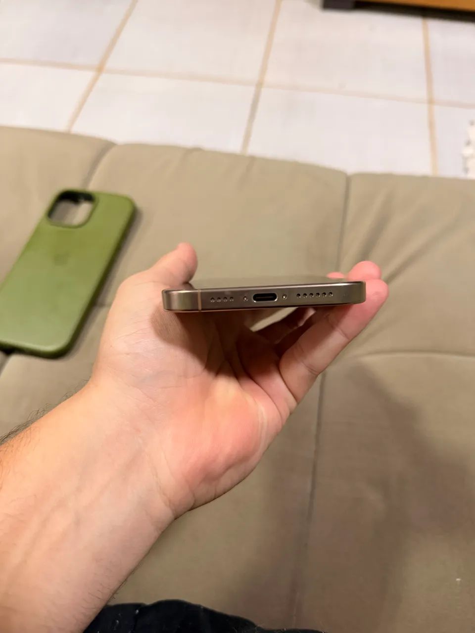 iPhone 16 pro Max Desert  - Foto 3