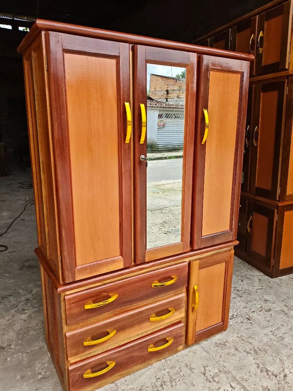 Guarda roupa de madeira com espelho frete grátis. - Foto 2