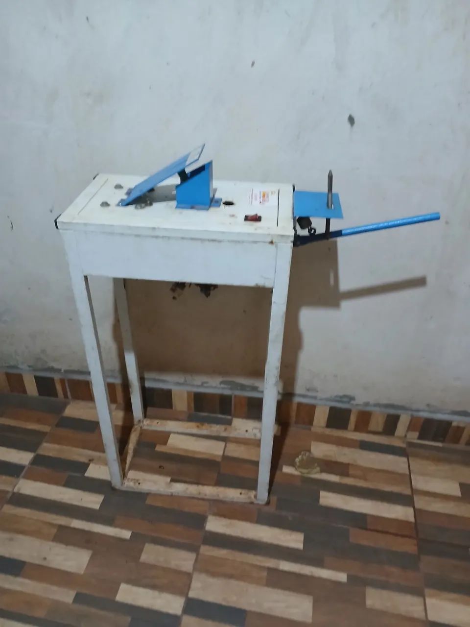 Vendo uma máquina de fazer chinelo  - Foto 5