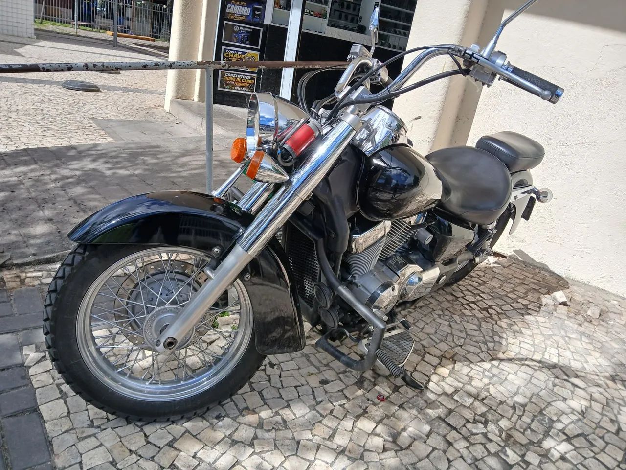 Moto shadow 750 preta