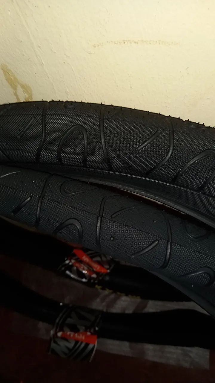  Pneus maxxis hookworm aro 26 novos  - Foto 2