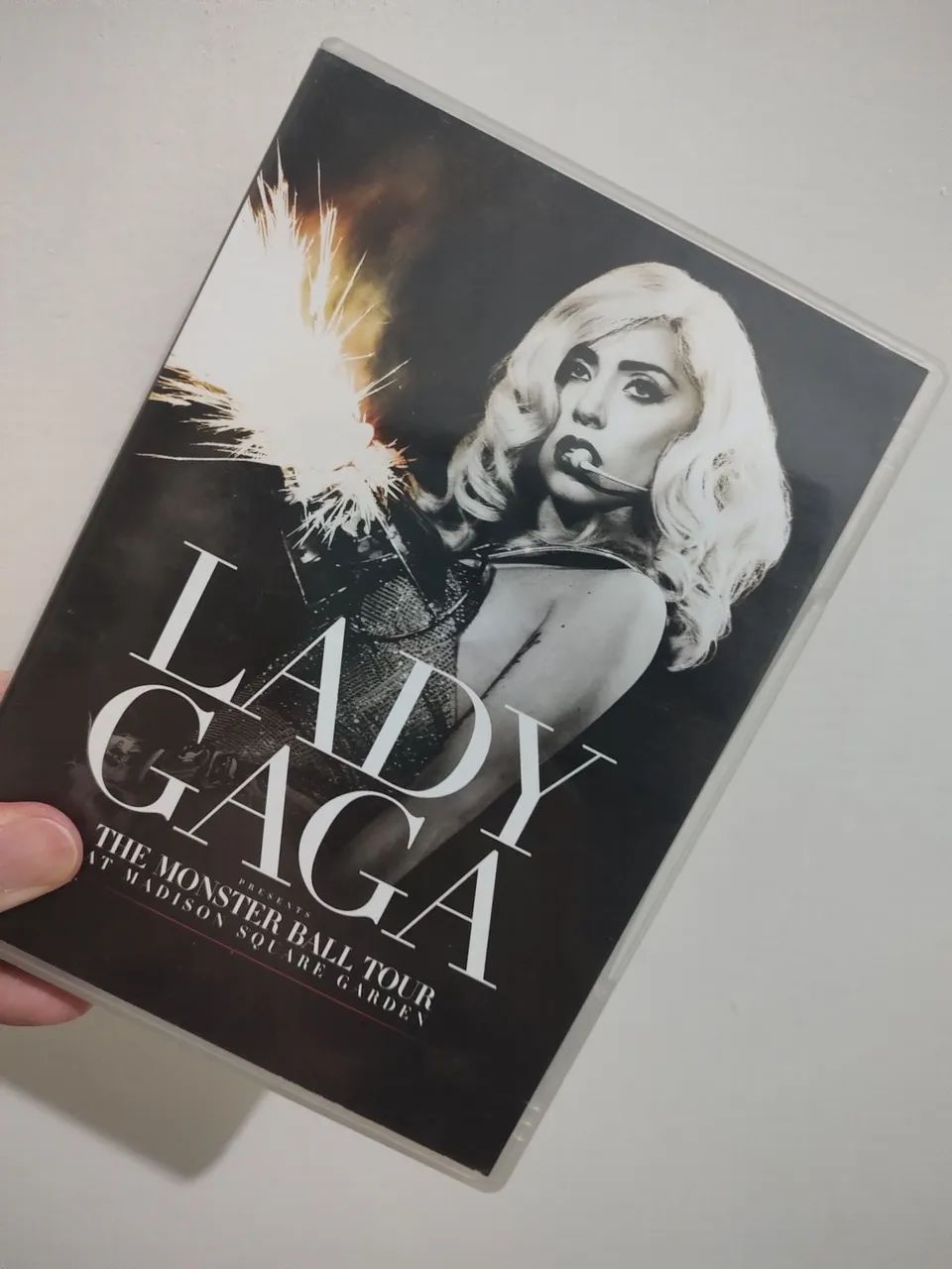 Lote Cds e Dvds Originais Lady gaga. - Foto 5