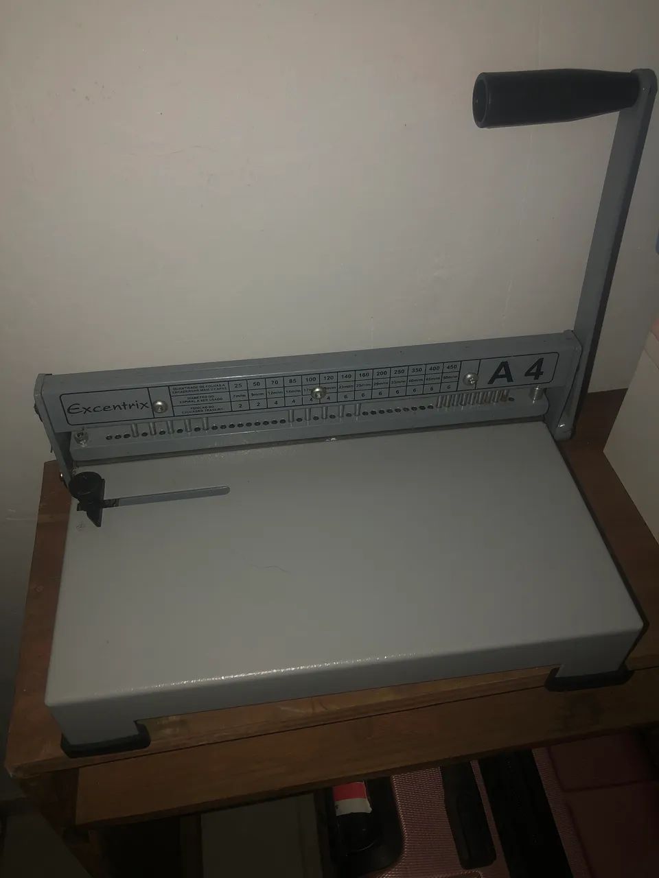 Encadernadora espiral e wire 