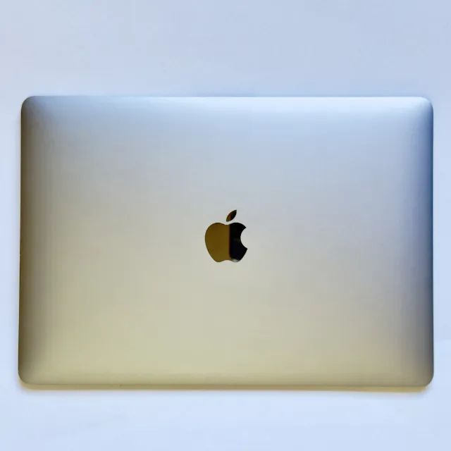 MacBook Pro / i7 / 1TB / 16GB / TouchBar - Foto 4