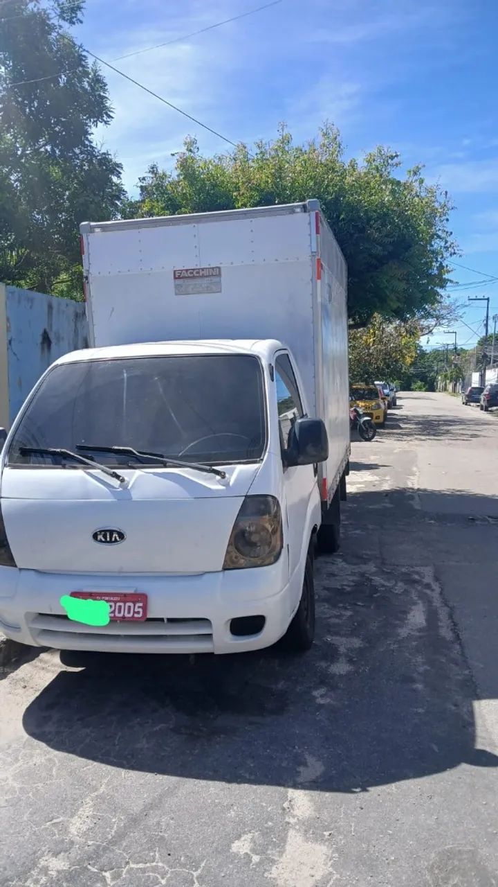 Kia Bongo Baú 2011 - Leia