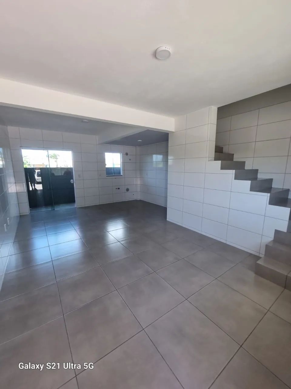 Alugo linda casa geminada  - Foto 4
