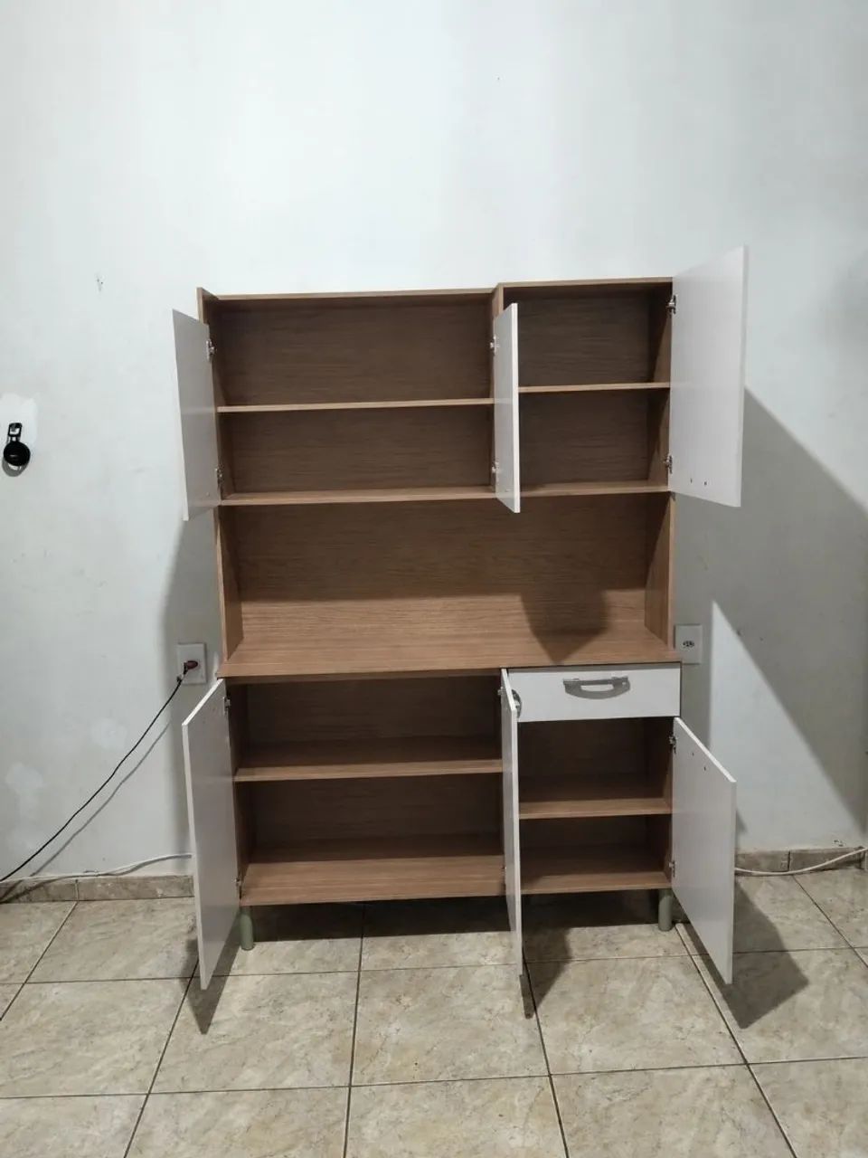 Armário semi-novo 