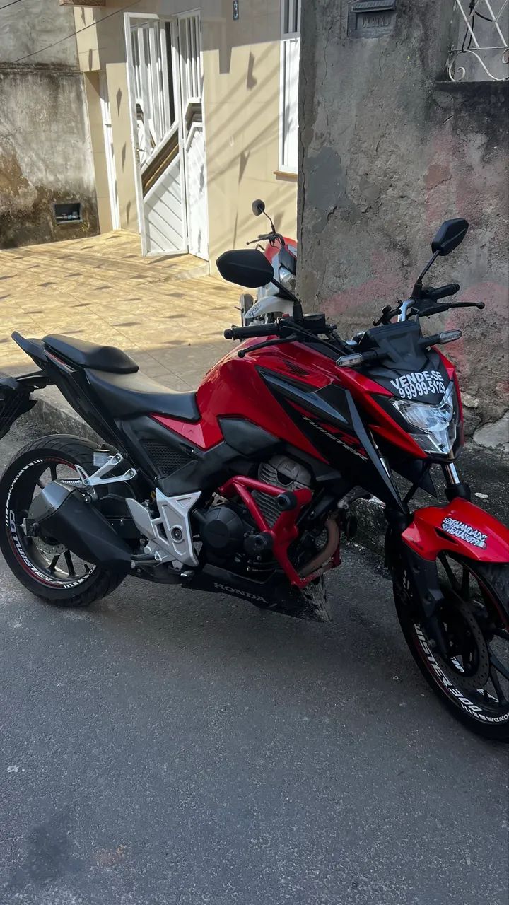 Moto cb300 F 