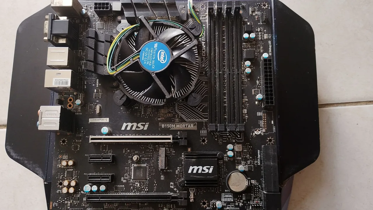Placa-mãe ASUS PRIME Z270M-PLUS/BR + Processador Intel i7-7700K
