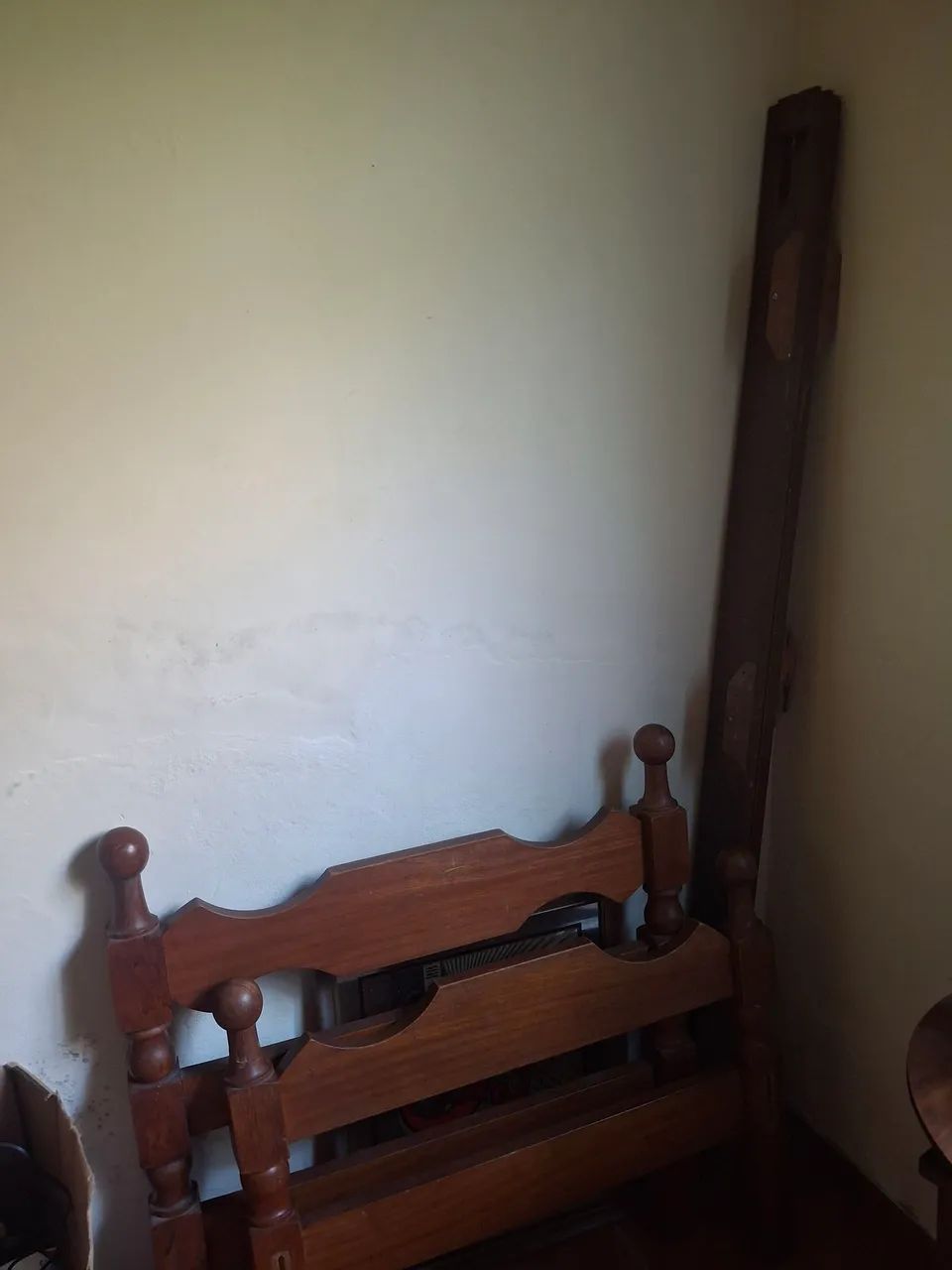 Vendo uma cama de solteiro 