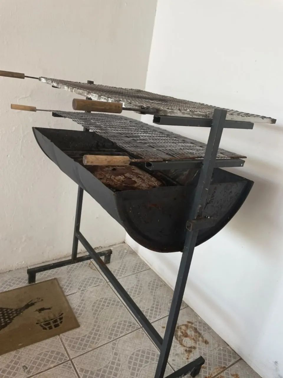 Vendo : churrasqueira. Balcão e chapa 