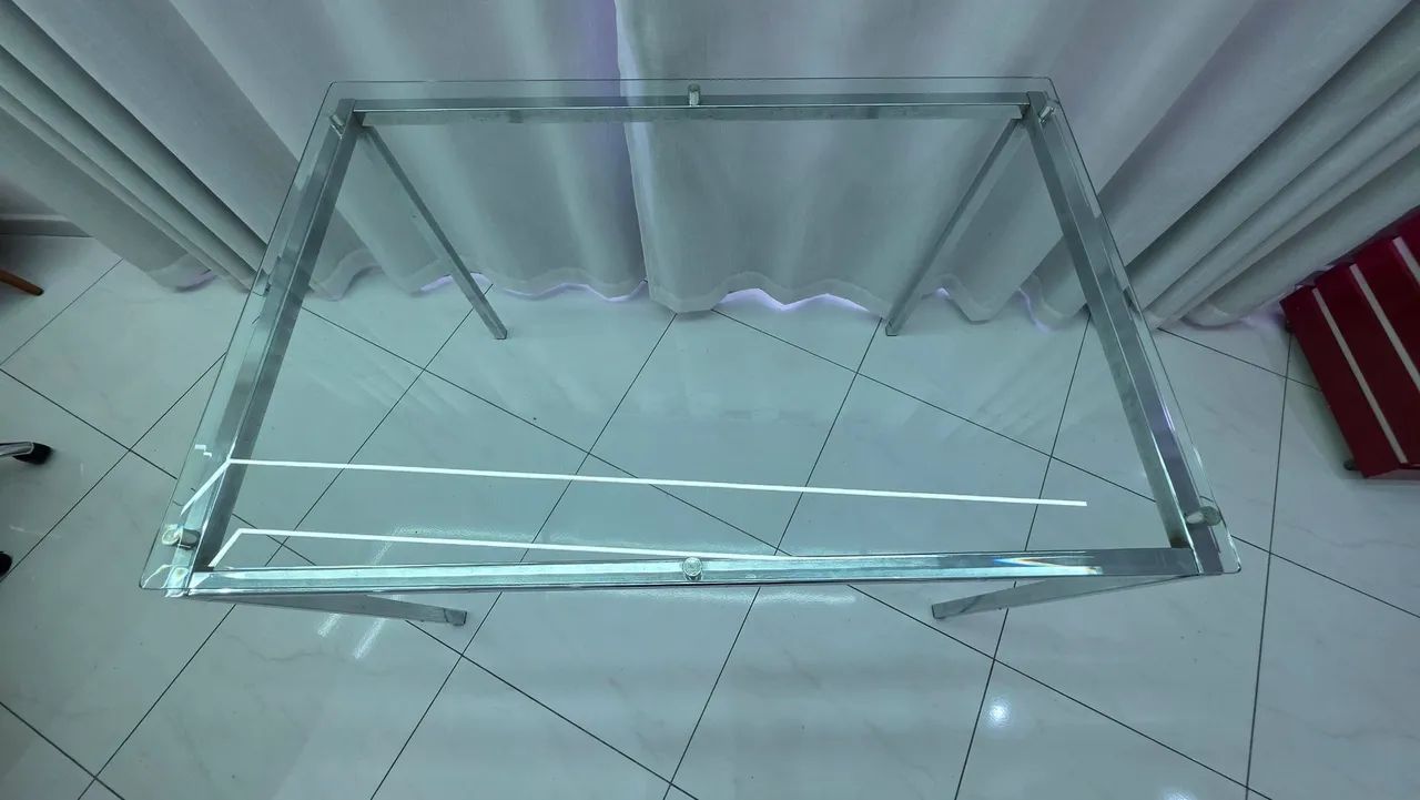 Mesa de jantar de vidro com estrutura cromada - Foto 5