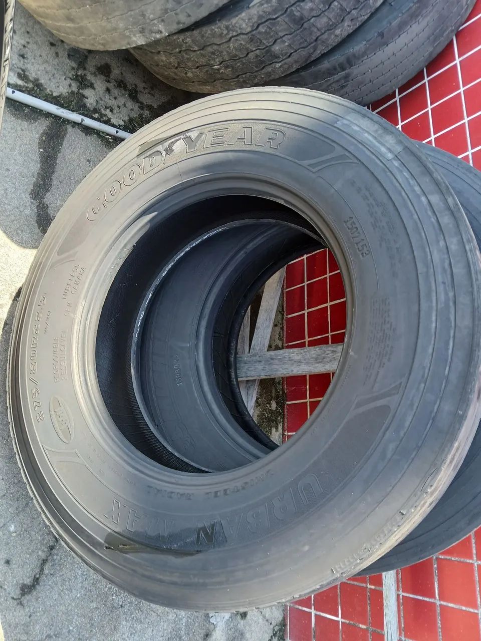 Pneu 275 - Foto 3
