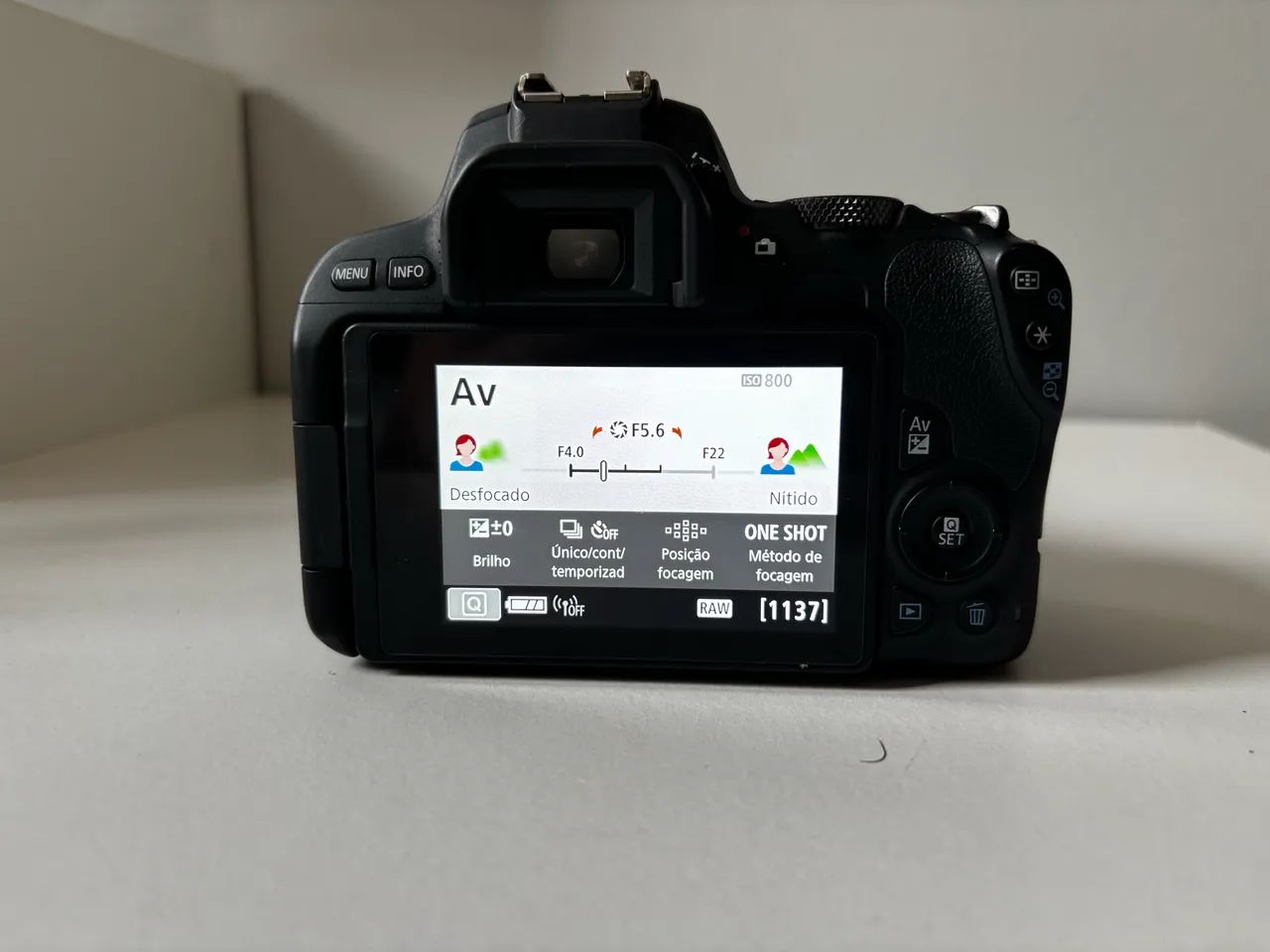 Canon SL2 - Foto 2