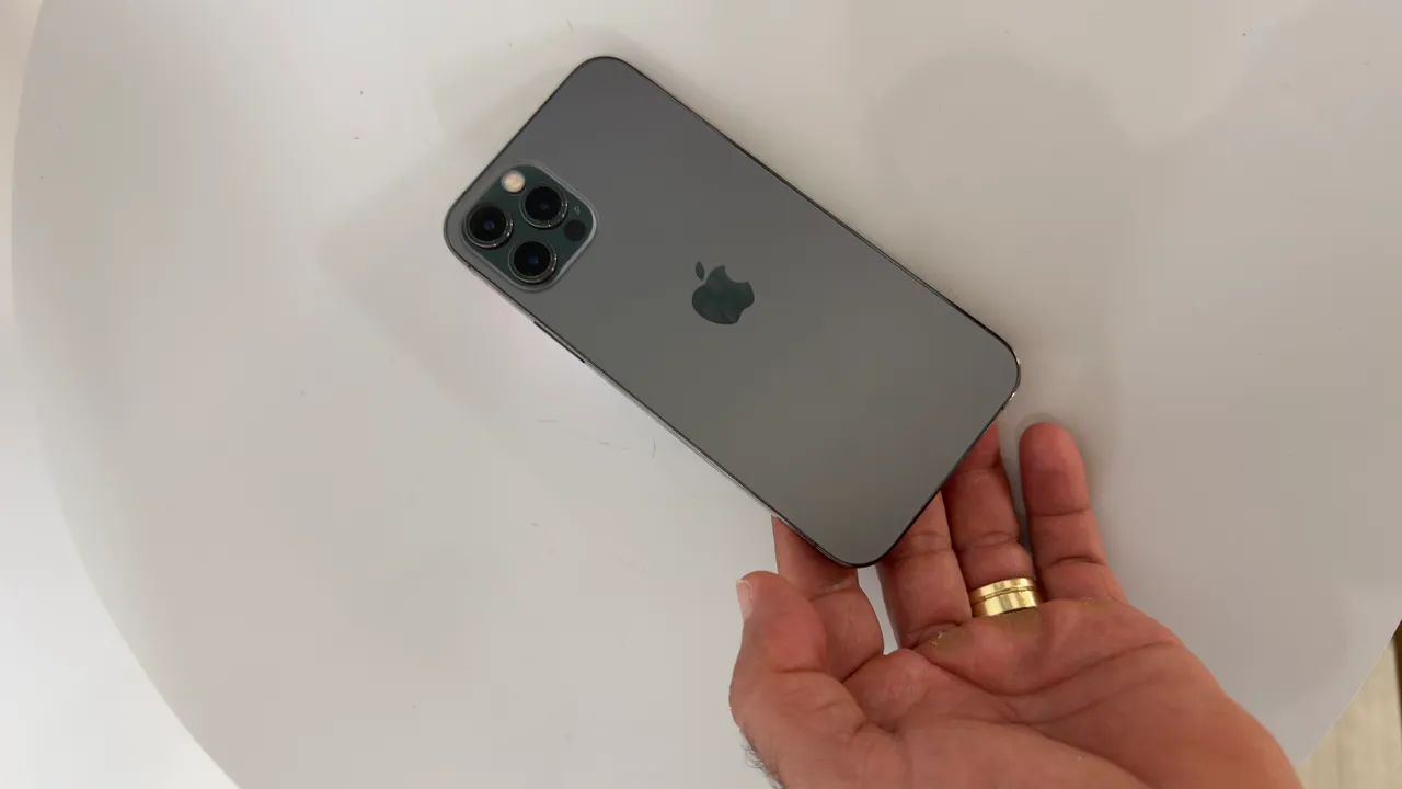 Vendo iPhone 12 Pro - Celulares e Smartphones - Praia do Morro