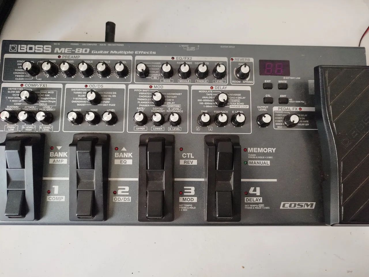 Pedaleira Boss ME-80