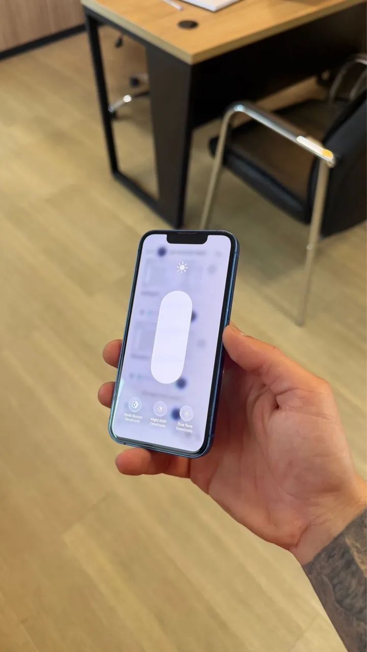 iPhone 13 mini azul semi novo 128gb - Foto 5