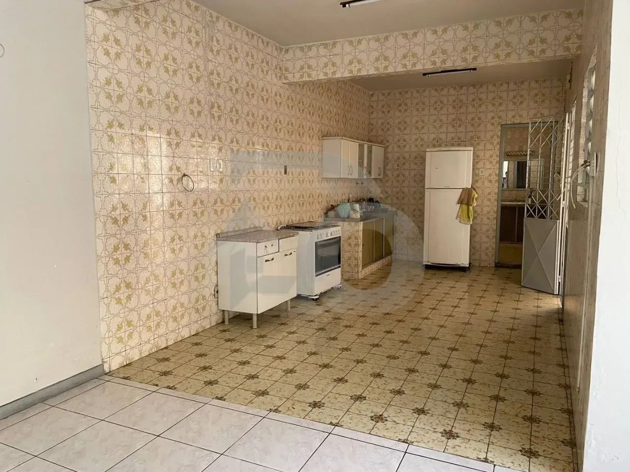 Casa à Venda com 5 Quartos e Excelente Localização no Santo Antônio