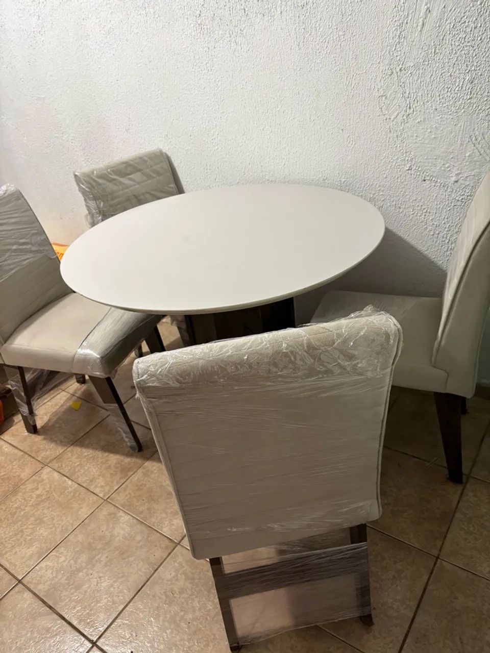 Mesa com 4 cadeiras - Foto 2