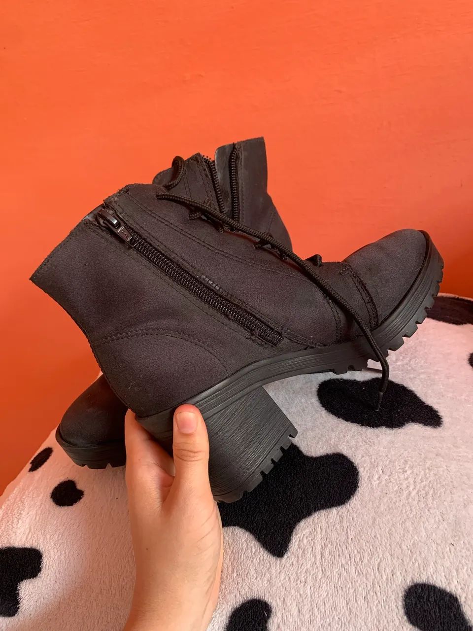 BOTA PRETA COM SALTO