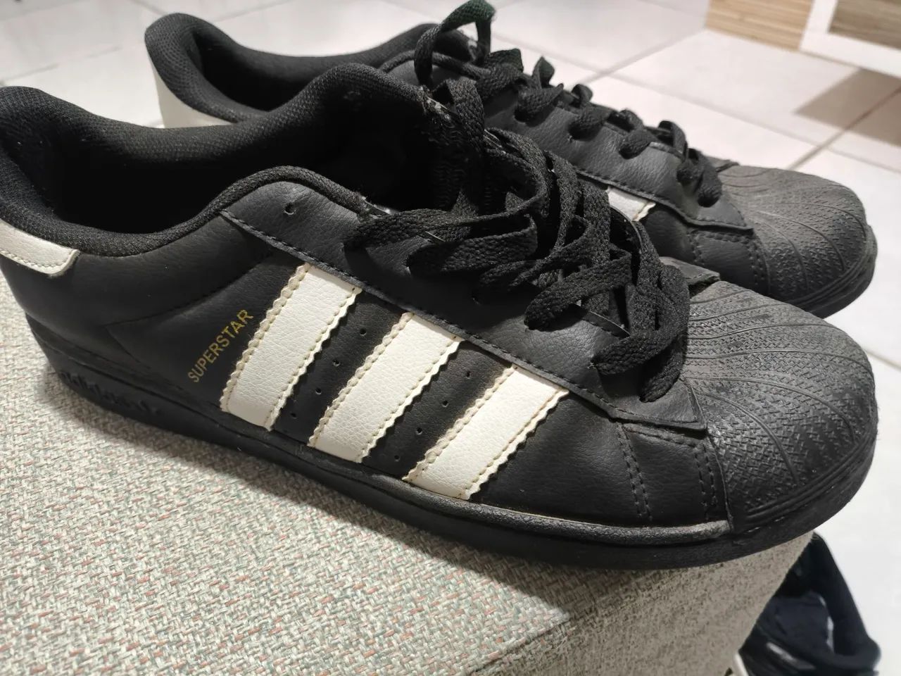 Tênis adidas superstar TAM 43 - Foto 4