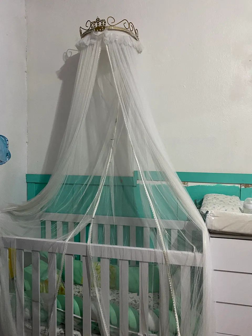 Berço MDF, colchão e mosquiteiro dossel 