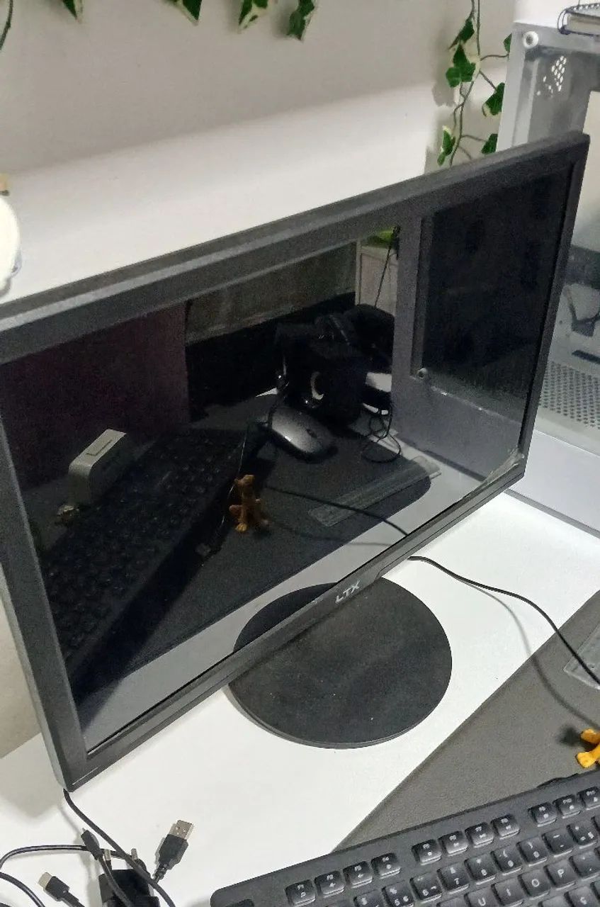 Monitor SEMINOVO 21,5 75hz - Foto 2