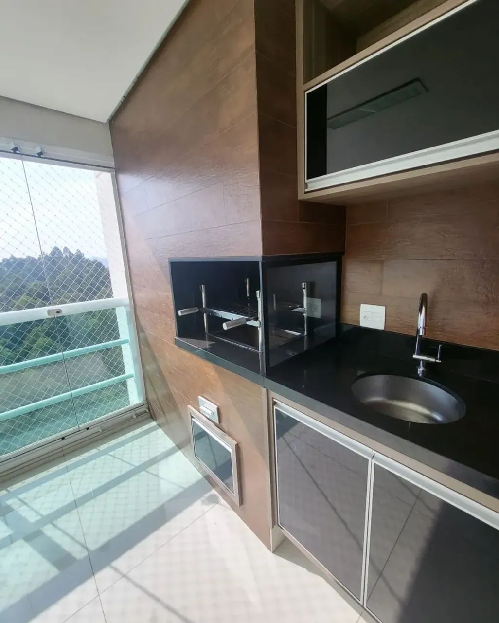 Apartamento com 202 M varanda gourmet para locação