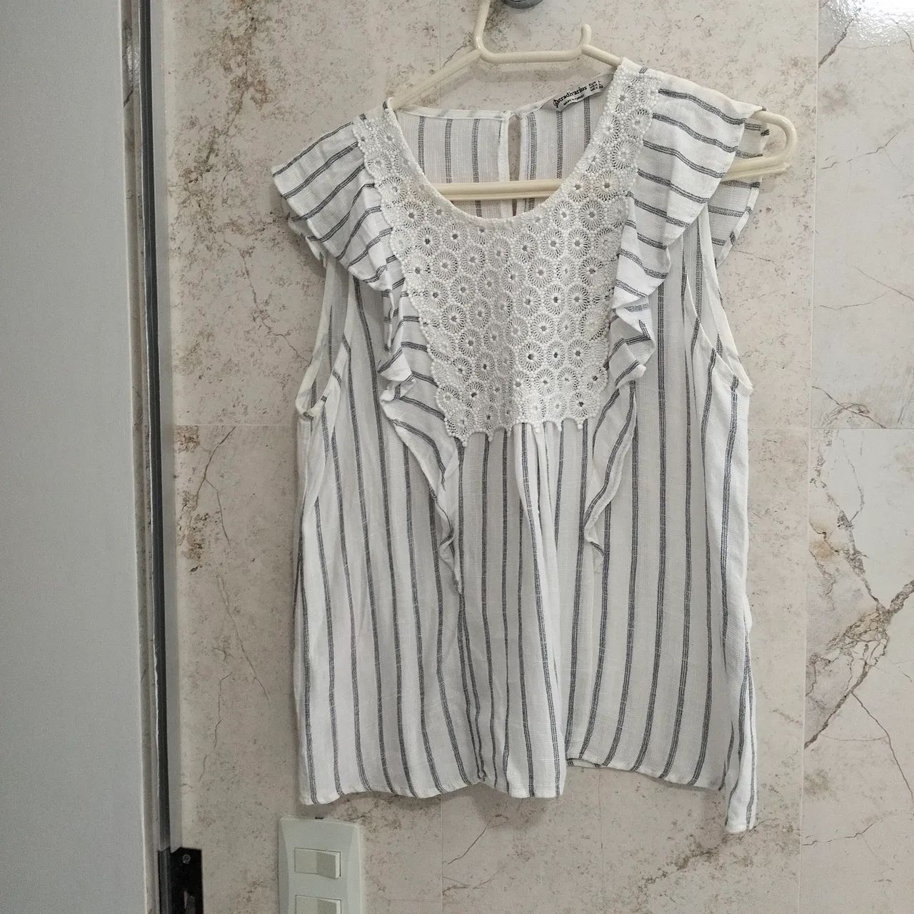 Lote de 4 blusas - Foto 4