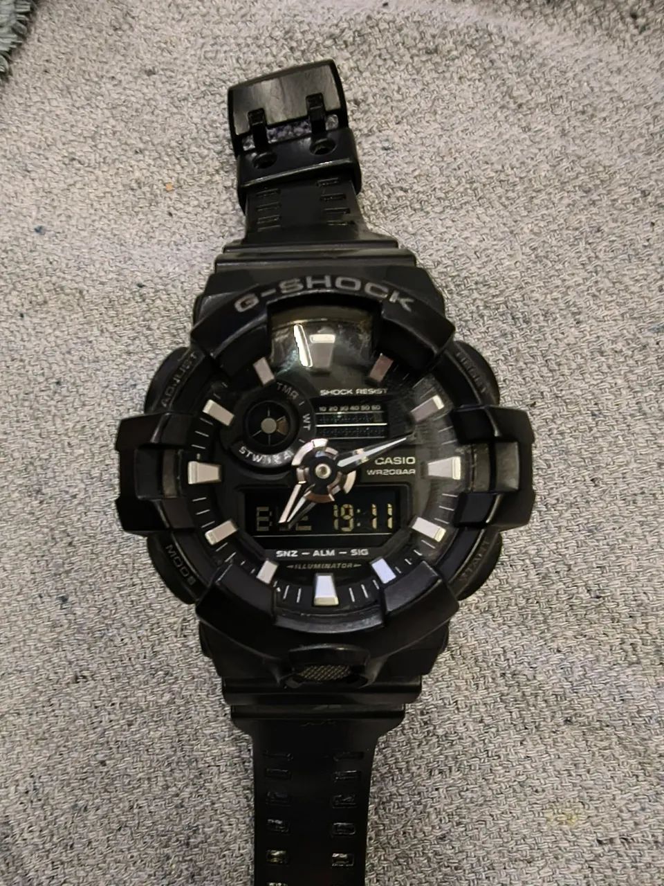 Relógio G-SHOCK GA-700 preto