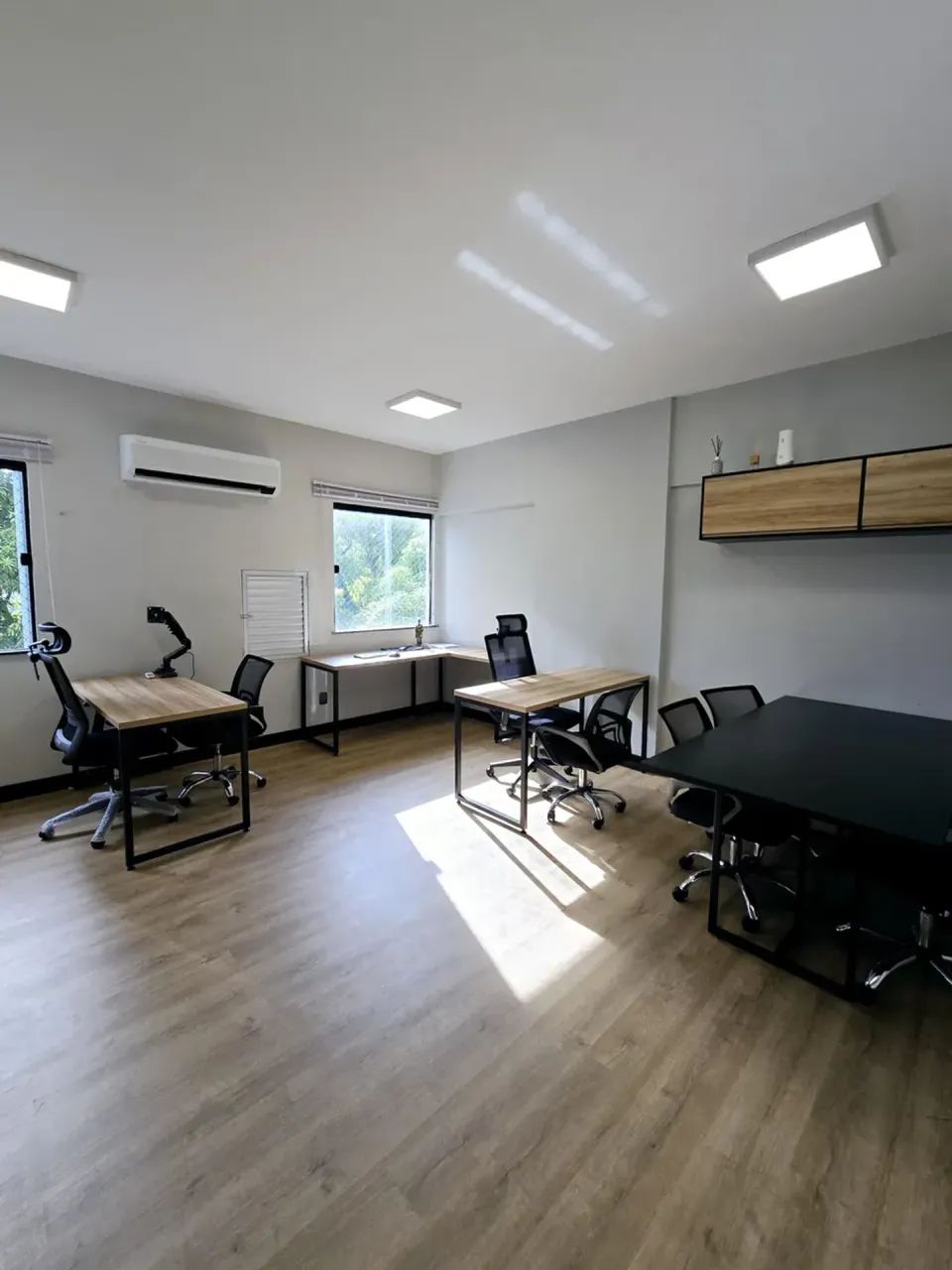 ALUGO SALA COMERCIAL NO ED. TROPICAL CENTER