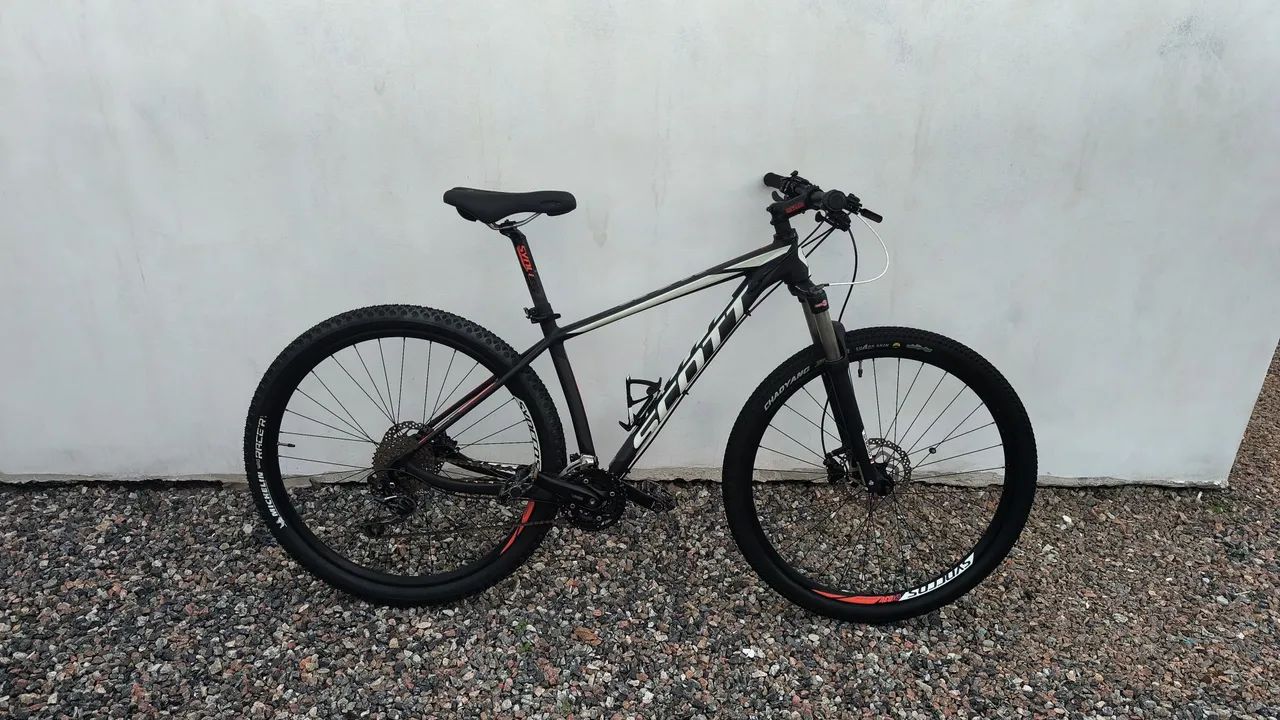 Bicicleta scott scale 980