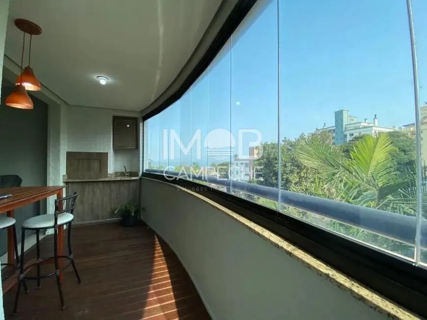 Apartamento de 2 dormitórios à venda em Coqueiros