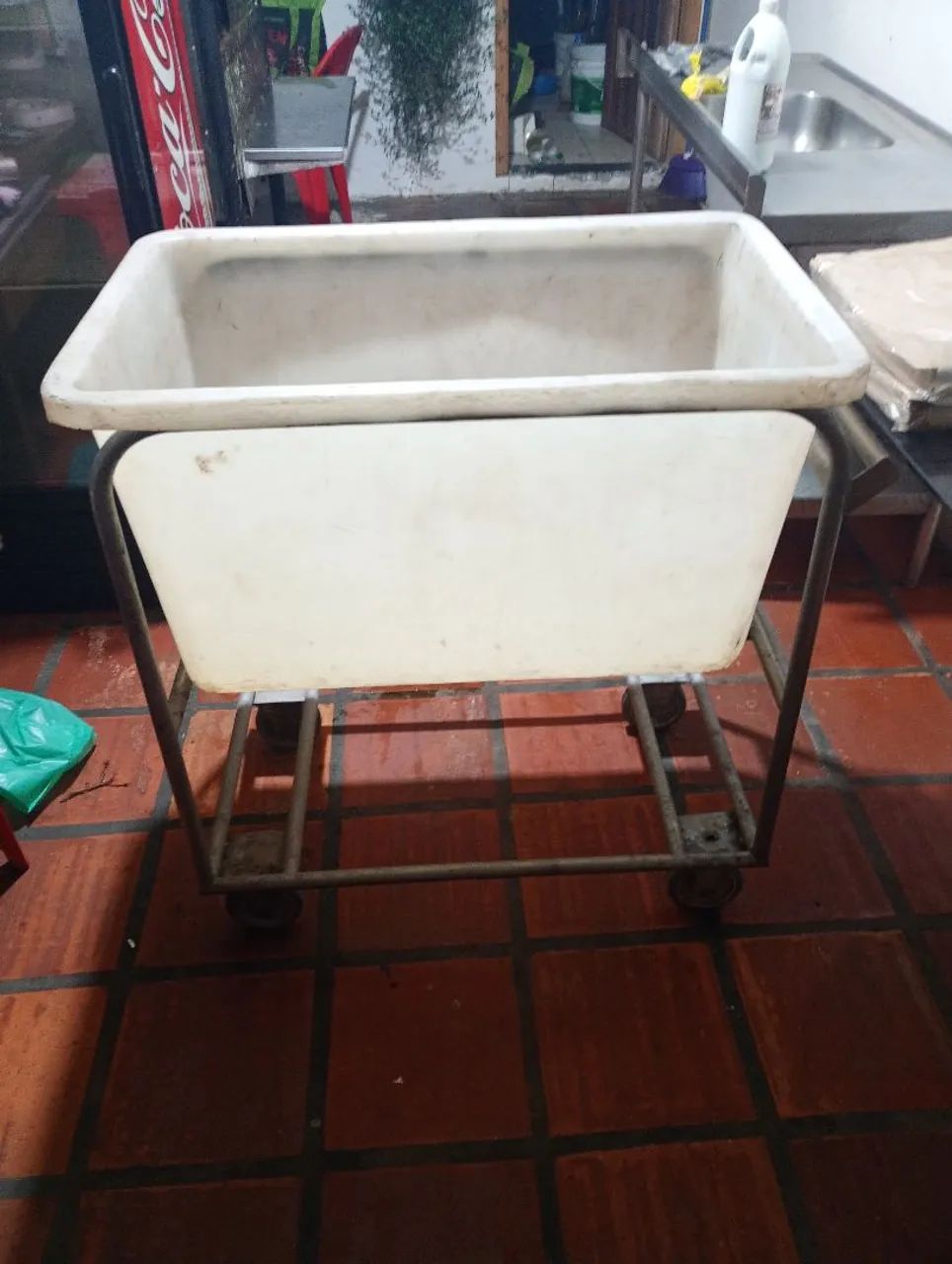 Carrinho com cuba 180 litros 