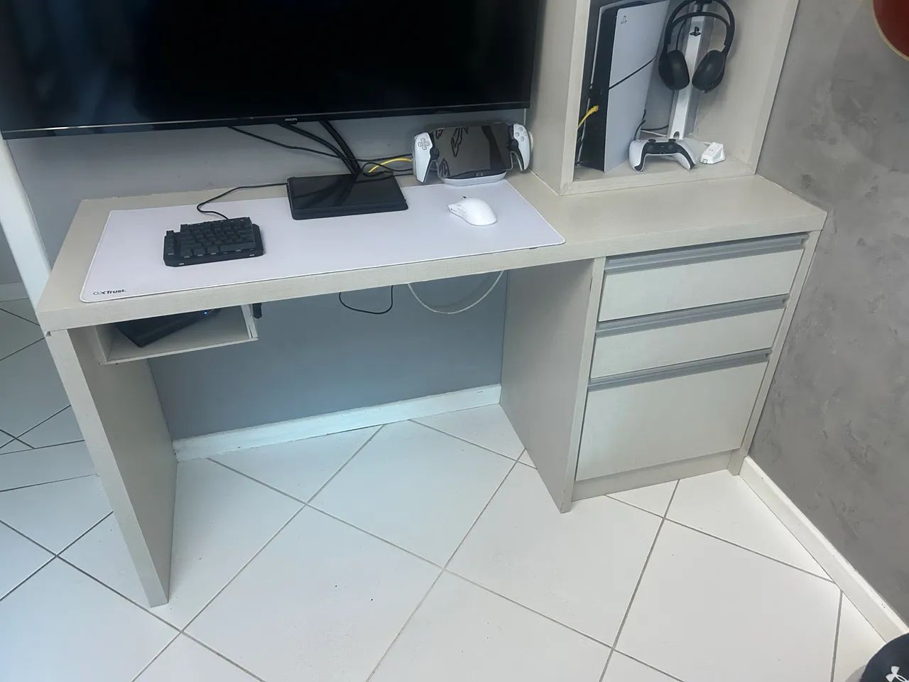 Móvel para escritório ou quarto 