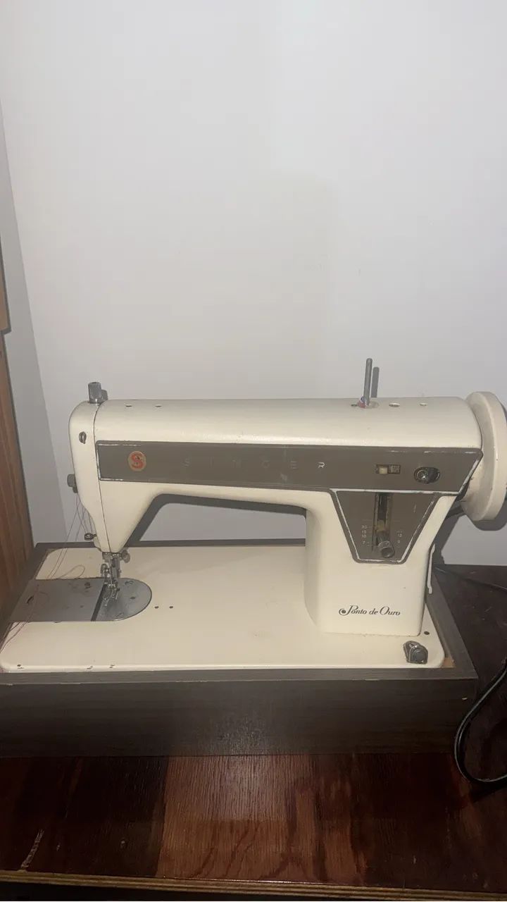 Máquina de Costura Singer - Foto 2