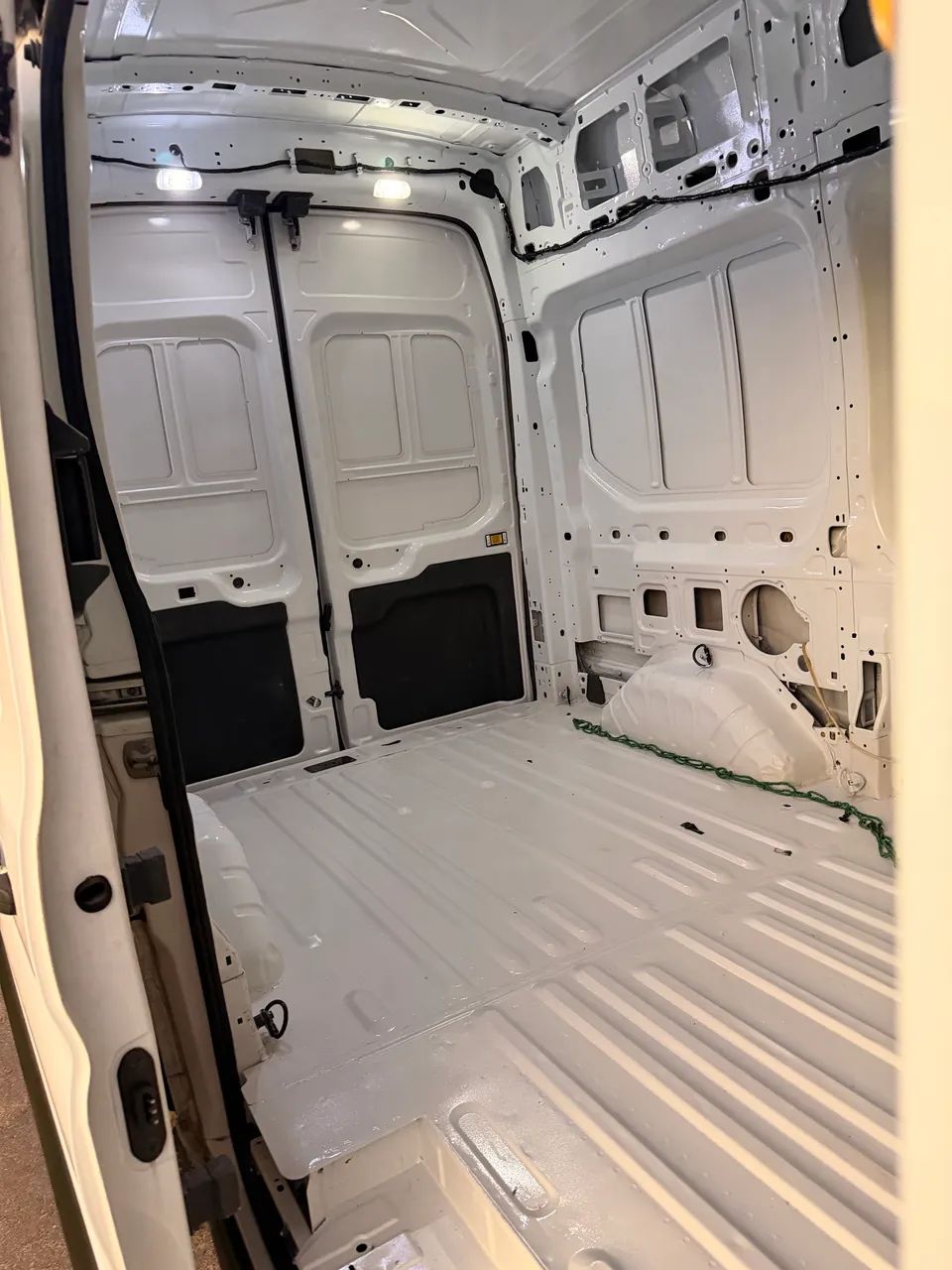 Ford Transit FURGÃO 2.0 CURTO TURBO DIESEL 2023