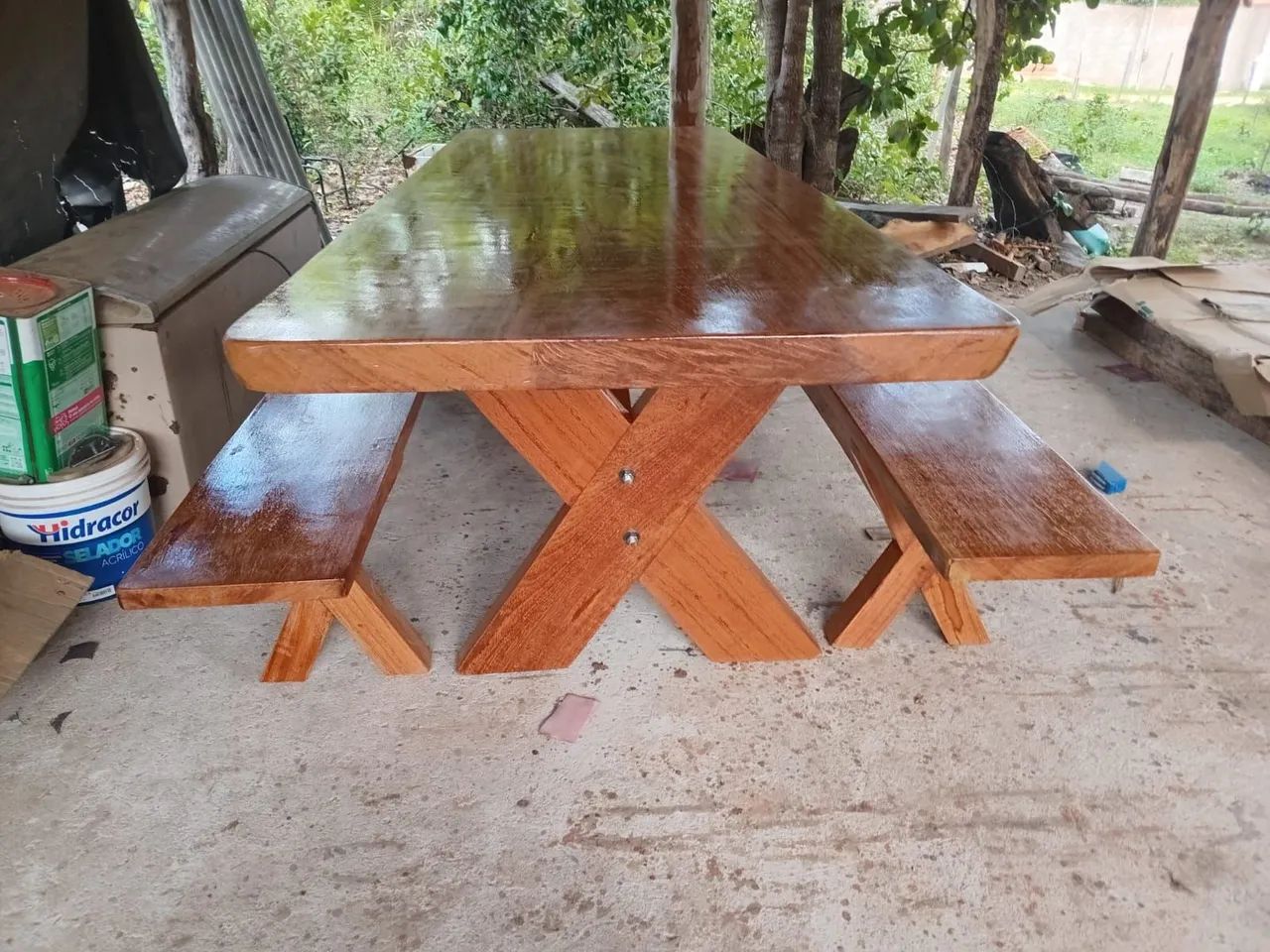 Mesa rústico com dois bancos  - Foto 2