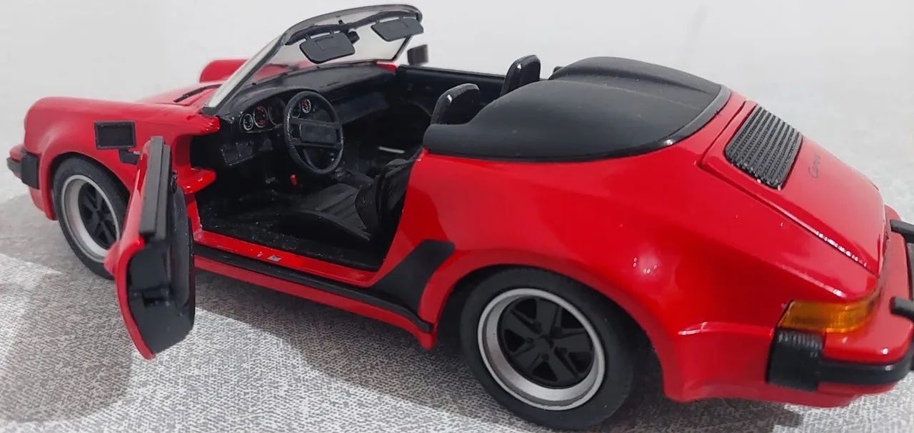 Porsche 911 1:18 - Foto 3