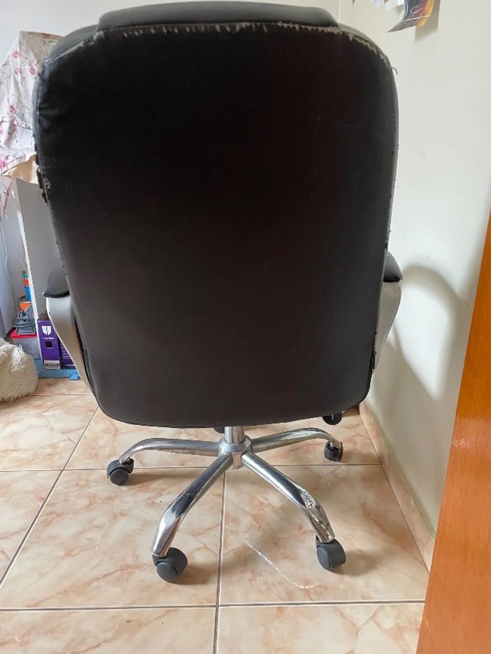 Cadeira de couro  - Foto 2