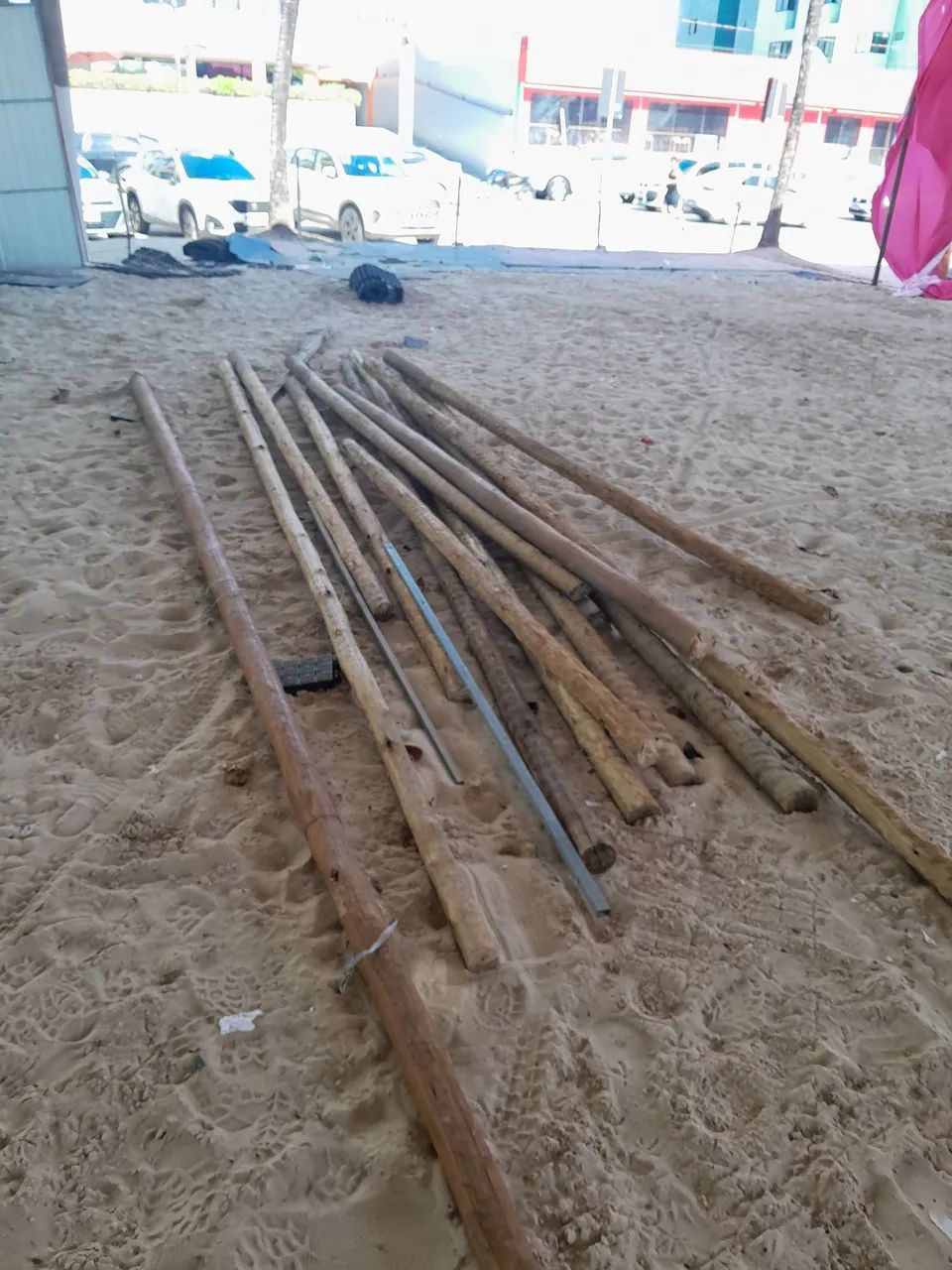 Preciso de auxiliar de marcenaria e carpintaria tem que ter experiência  - Foto 3
