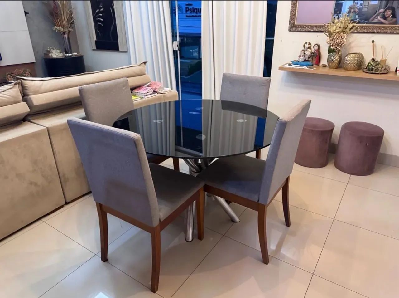 Vende-se Mesa de Vidro com Pé Inox + 4 Cadeiras