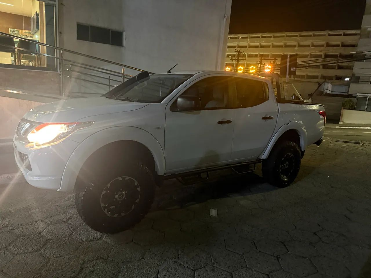 Mitsubishi L200 2023