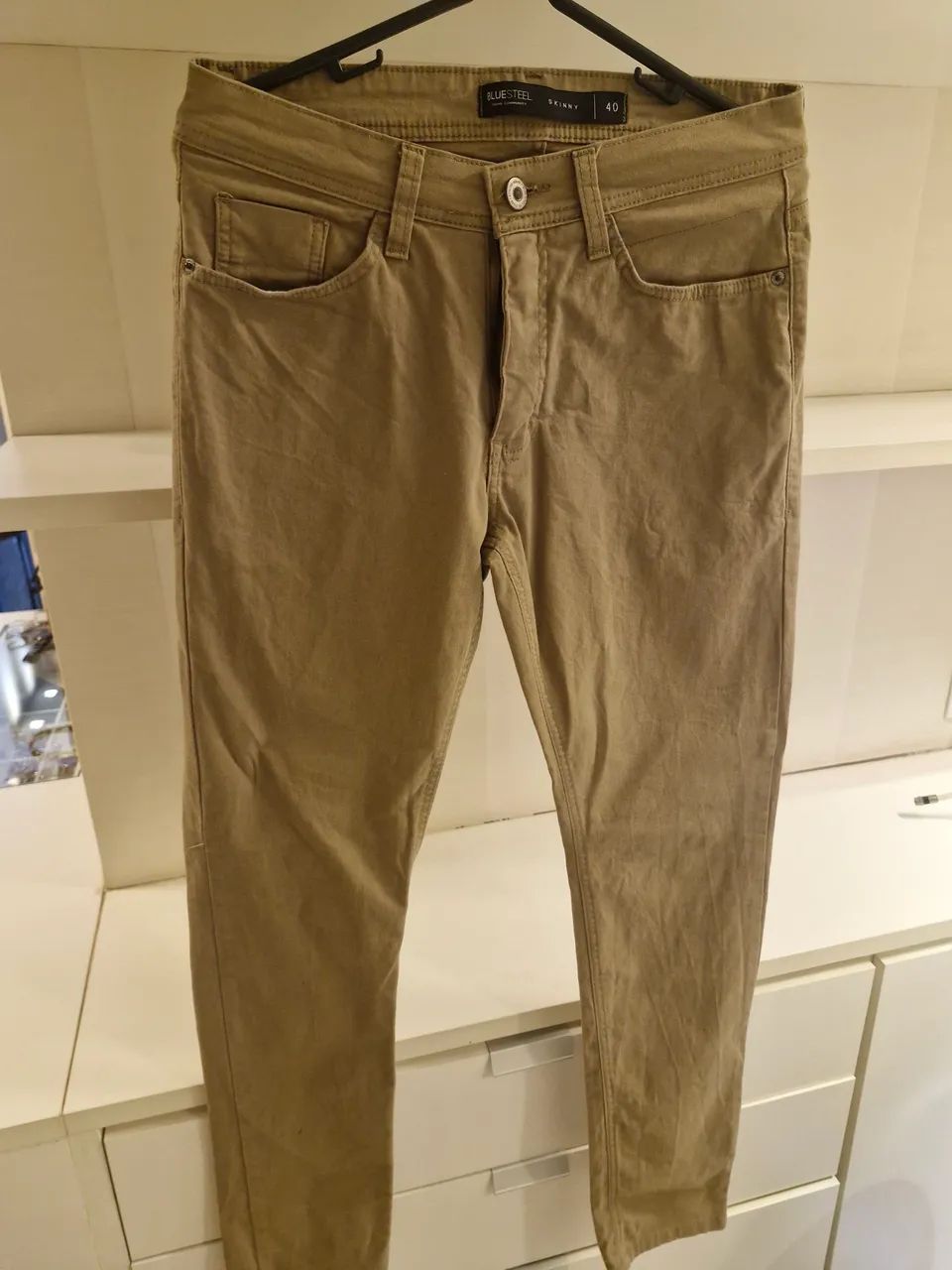 Calça de sarja beje 