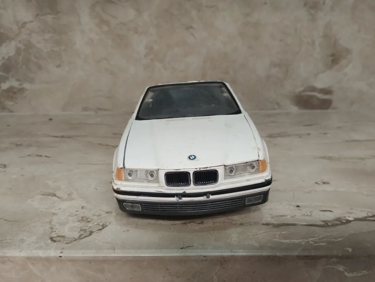 Miniatura sucata 1/18