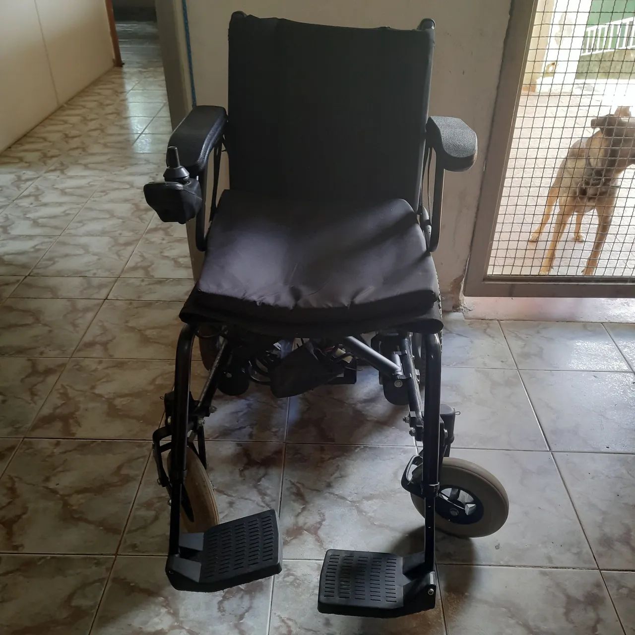 Cadeira de rodas elétrica seminova - Foto 5