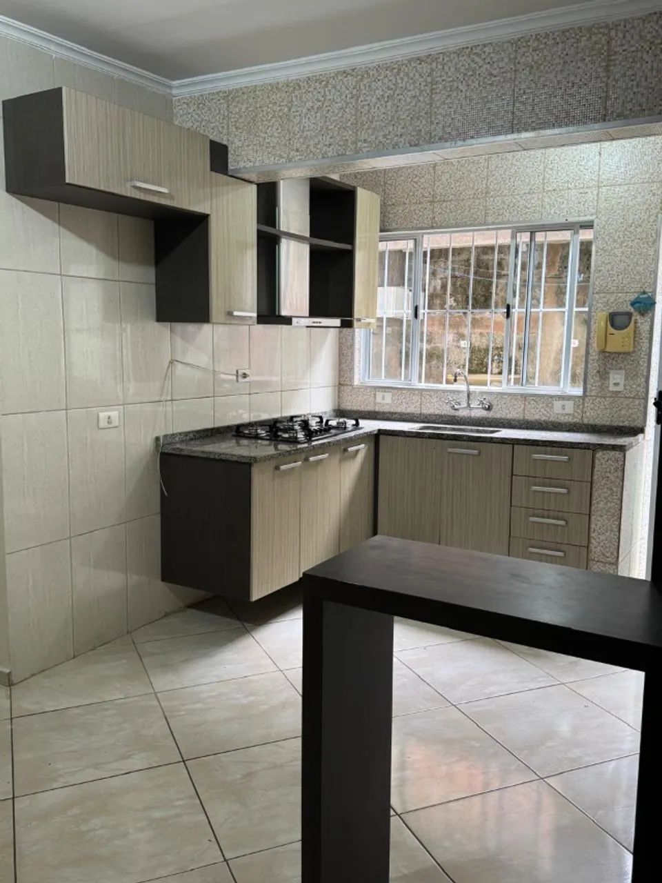 CASA À VENDA EM EXCELENTE LOCALIZAÇÃO