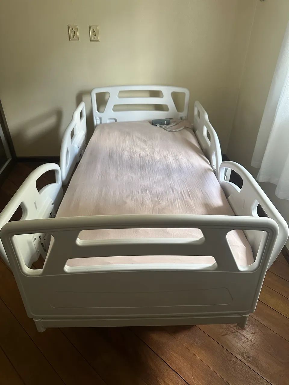 CAMA HOSPITALAR MOTORIZADA  - Foto 4