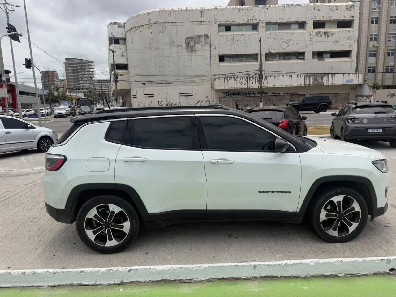 Jeep Compass Longitude 2.0 4X2 Flex 16V Aut. 2017 - Foto 2