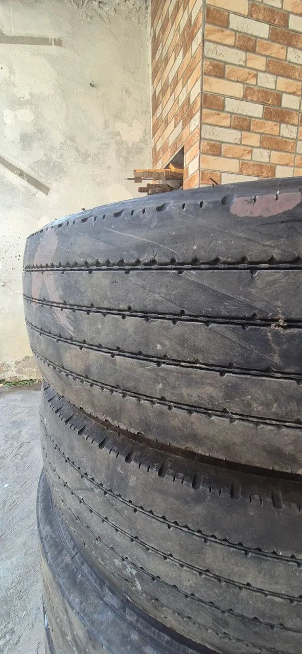 Pneus 215 75 17,5 - Foto 2